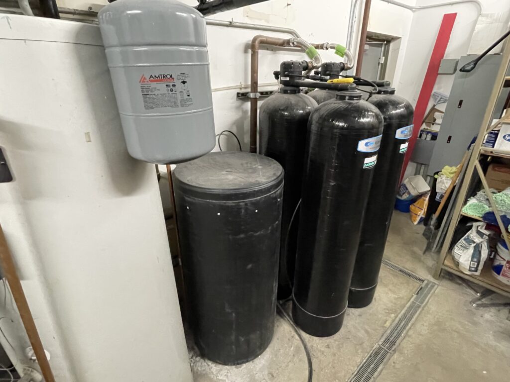 KineticoPRO Commercial Water Softener Installation at Laundromania in Davenport, Iowa