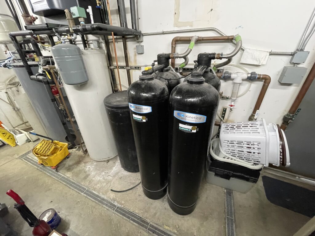 KineticoPRO Commercial Water Softener Installation at Laundromania in Davenport, Iowa
